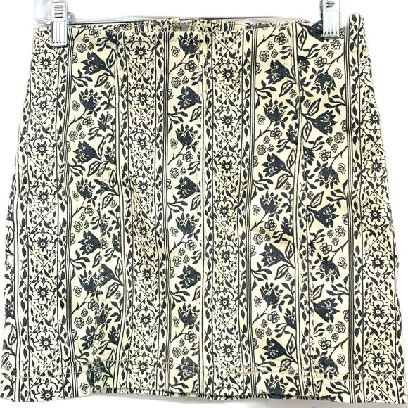 Free People Cream Floral Printed Denim Mini Skirt - Size 4 - NWT - Picture 1 of 4